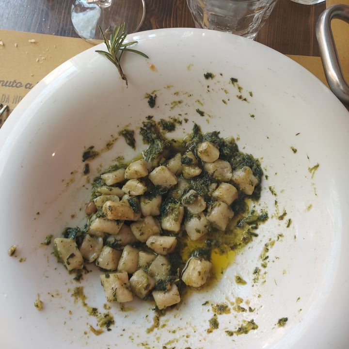 photo of La Mi Mama Gnocchetti integrali con cime di rapa, olive, uvetta e croccante di paprika shared by @00vale on  30 Apr 2022 - review