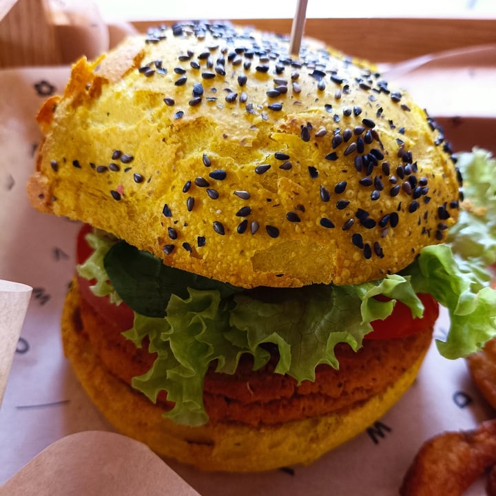 photo of Flower Burger Spicy cecio shared by @daniela94 on  28 Sep 2022 - review
