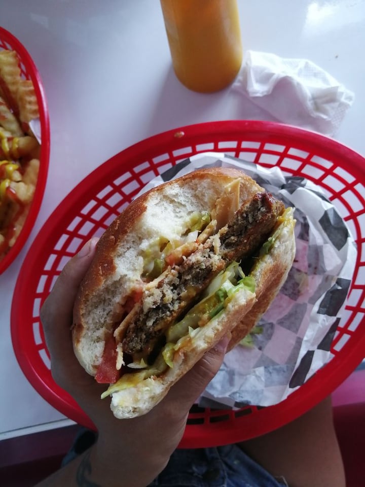 photo of COMET 984 - 50's Diner Hamburguesa Comet shared by @maruvegana on  11 Feb 2020 - review