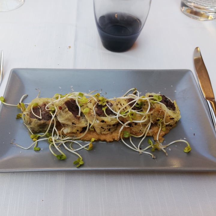 review photo of Ristorante La Piazzetta Involtini di verza ripieni di patata viola e aromi su hummus di ceci shared by @lari98 on 07 Nov 2022 - review
