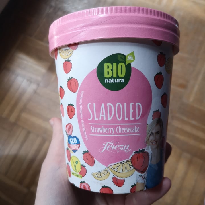 photo of Bio Natura Ice Cream - Sladoled Strawberry Cheesecake shared by @kimviz on  26 Apr 2022 - review