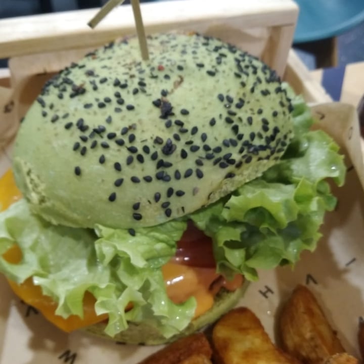 photo of Flower Burger Jungle Burger shared by @nymeria998 on  28 Mar 2022 - review