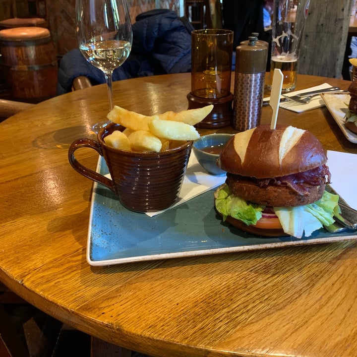 photo of The Fishpool Inn Vegan Burger  And Fat Chips shared by @penny2016 on  21 Oct 2021 - review