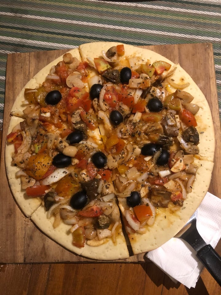 photo of Al Fresko Cafe Vegan pizza shared by @beneatsseeds on  29 Apr 2019 - review