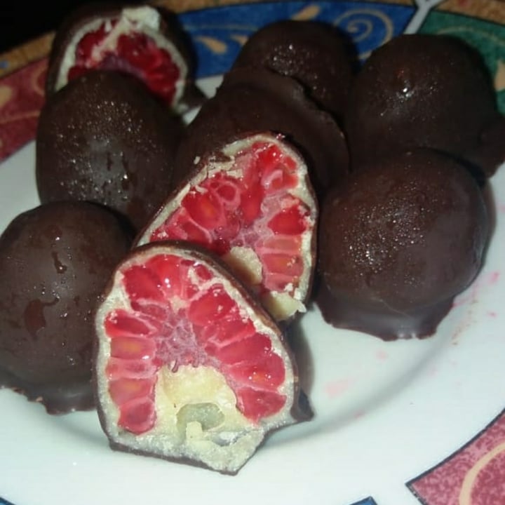 review photo of Capuccinas vegana Frambuesas bañadas shared by @juli on 21 Oct 2020 - review