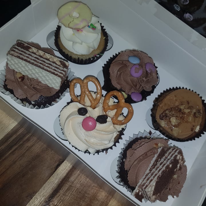 photo of The May Bakery Cupcakes shared by @nikki-cola on  29 Dec 2021 - review