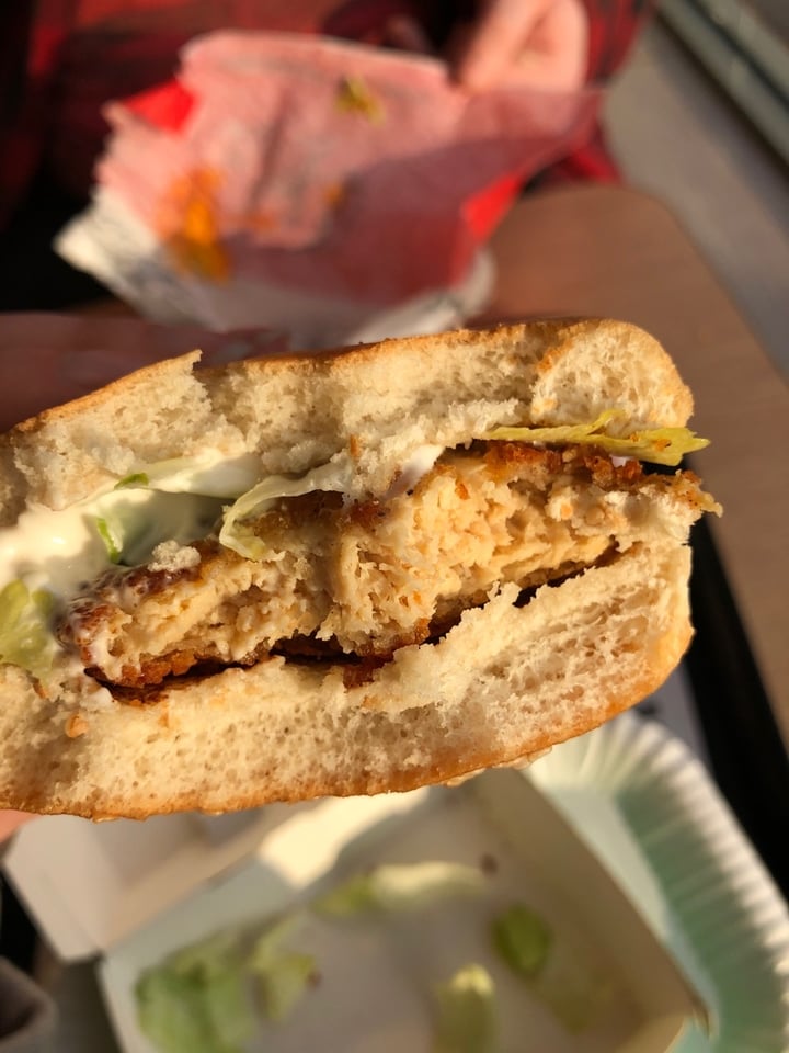 photo of Kfc Kfc Vegan "Chicken" Burger shared by @thesunflowergrl on  07 Feb 2020 - review