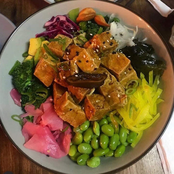 photo of Momo Ando Poke bowl shared by @meggiesveggies on  16 Aug 2020 - review