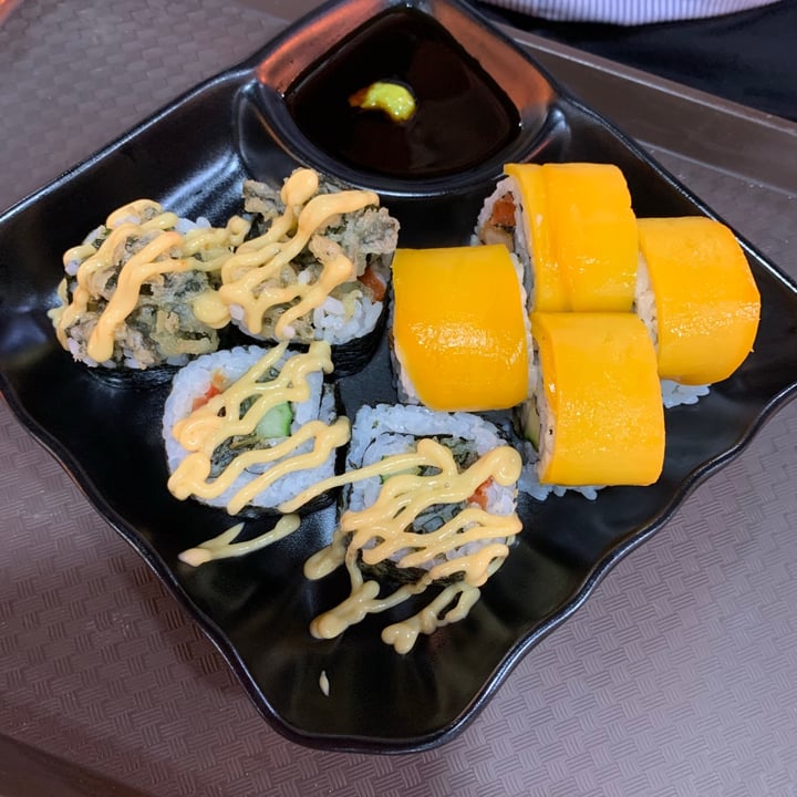 photo of 知味駅 Vegetarian sushi, Fried Vegetarian Meat Cake shared by @deledda on  22 Feb 2021 - review