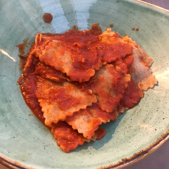 photo of Ristorante Pizzeria La Posteria - Cooking Class Viareggio - Piatti da Asporto - Cucina senza Glutine Ravioli Di Canapa Con Pomodoro E Basilico shared by @pleiades on  18 Jul 2022 - review