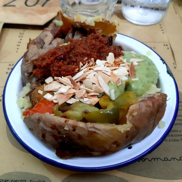 review photo of Poormanger Patata Ripiena (Peperoni, crema di pomodori secchi, crema di zucchine) shared by @lauralaricchiuta on 27 Aug 2022 - review