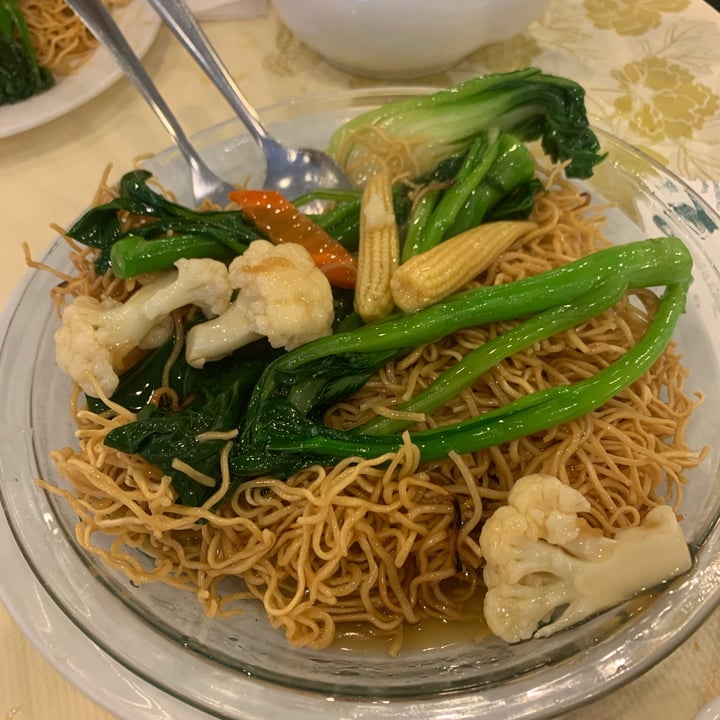 review photo of Po Kong Vegetarian Restaurant pan fried noodle with vegetables (veggie chow mein) shared by @vjaymama on 30 Sep 2022 - review