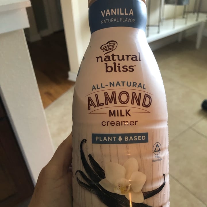 photo of Natural bliss Vanilla Almond Milk Creamer shared by @nova65 on  07 Aug 2022 - review