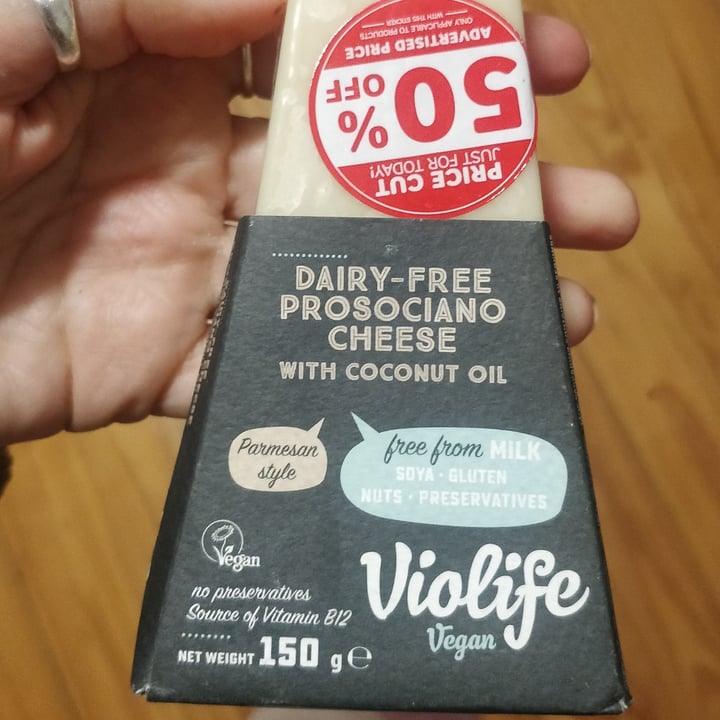 photo of Violife Dairy free Prosociano Cheese shared by @adelesalle on  18 Jul 2021 - review
