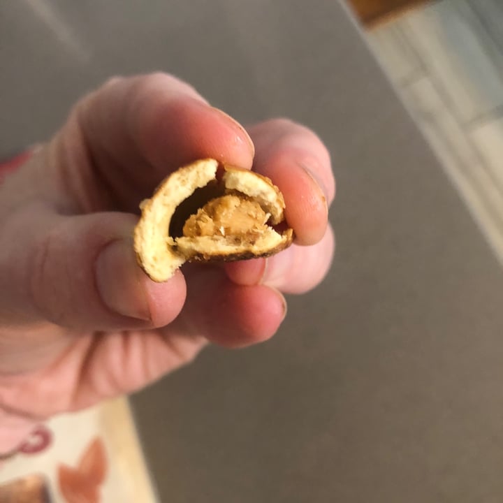photo of Simply Nature Almond butter filled pretzels shared by @saralovesveggies on  22 Jul 2022 - review