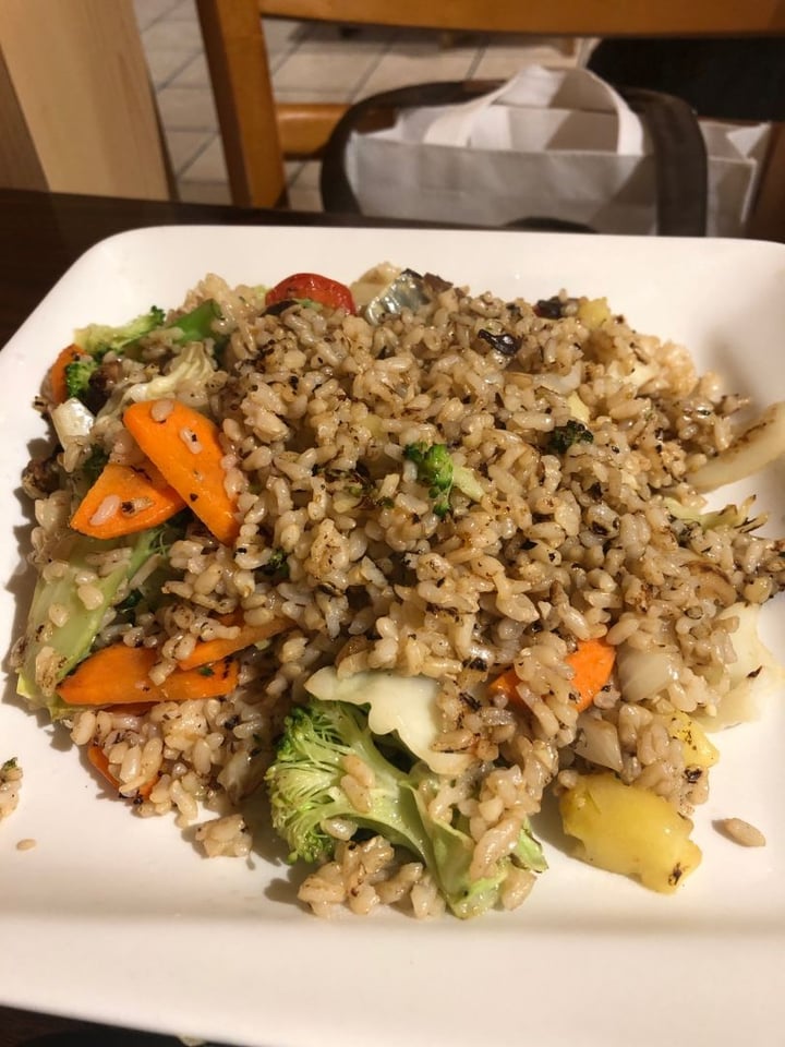 photo of Simple Joy Vegetarian Cuisine Pineapple Fried Rice shared by @yonijones on  07 Jan 2020 - review
