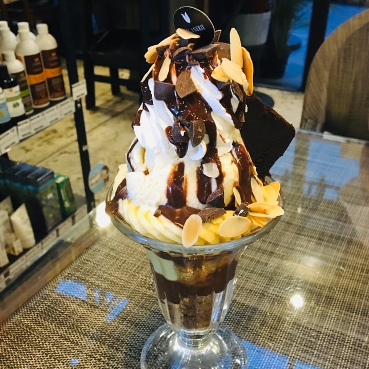 photo of VEGANERIE Concept Death By Chocolate Sundae shared by @herbimetal on  04 Jan 2020 - review