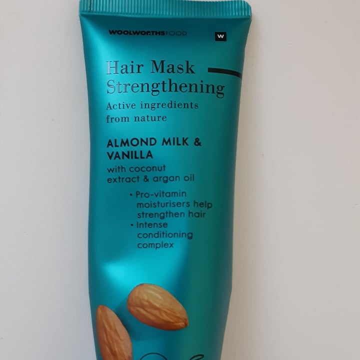 photo of Woolworths Hair strengthening mask - almond and vanilla shared by @michpleace13 on  29 Aug 2020 - review