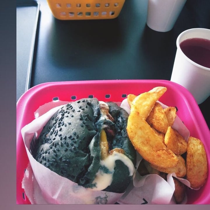 photo of Animal Chef Darkmelt shared by @caapaivaa on  27 Aug 2021 - review