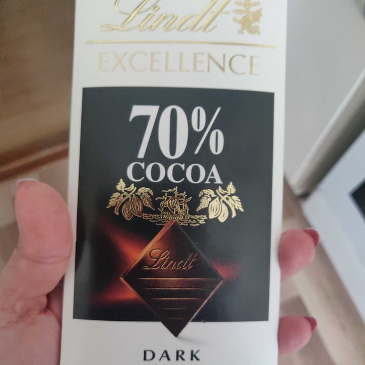 review photo of Lindt 70% cacao carré degustation shared by @alegoyana on 11 Jun 2022 - review
