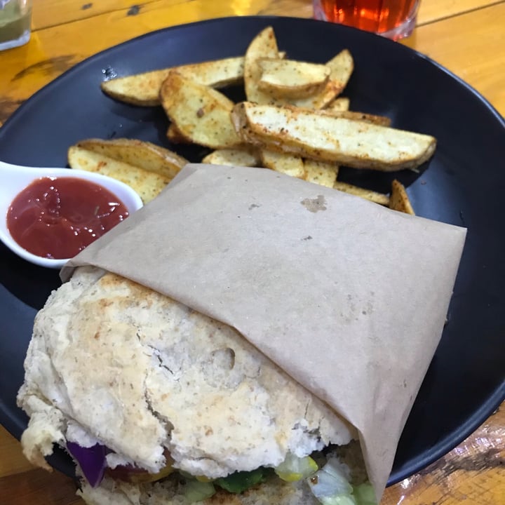review photo of Koala Express Hamburguesa hawaiana shared by @dulci on 19 May 2021 - review