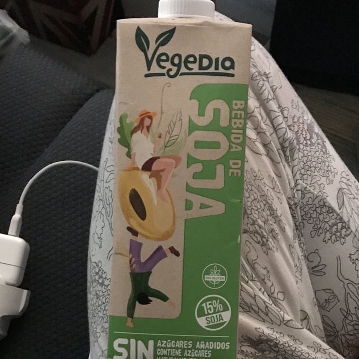 photo of Vegedia Bebida de soja sin azúcares añadidos shared by @lauraspaanse on  30 Mar 2022 - review