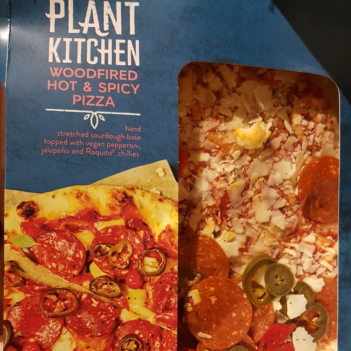 photo of Plant Kitchen (M&S) Woodfired hot and spicy pepperoni pizza shared by @vegan-paul on  26 Mar 2022 - review