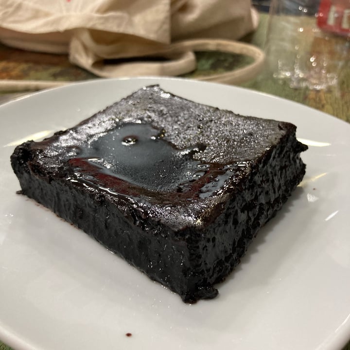 photo of Vegan Istanbul Brownie shared by @chloslo on  17 Jun 2022 - review