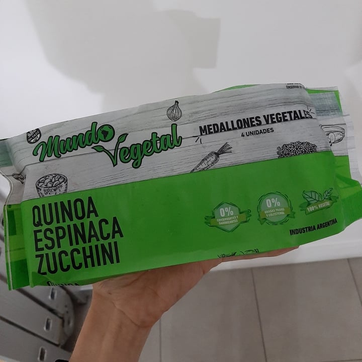photo of Mundo Vegetal Medallones vegetales Quinoa Espinaca y Zucchini shared by @adiloretto on  09 Nov 2021 - review