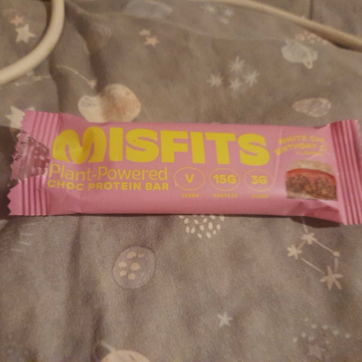 photo of Misfits white choc birthday cake flavour shared by @glitterball84 on  29 Jul 2022 - review