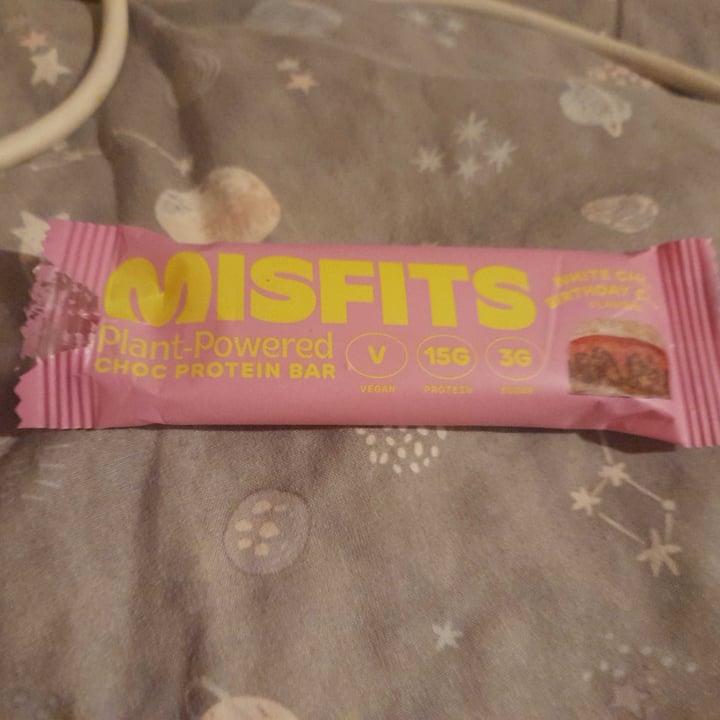 review photo of Misfits white choc birthday cake flavour shared by @glitterball84 on 29 Jul 2022 - review