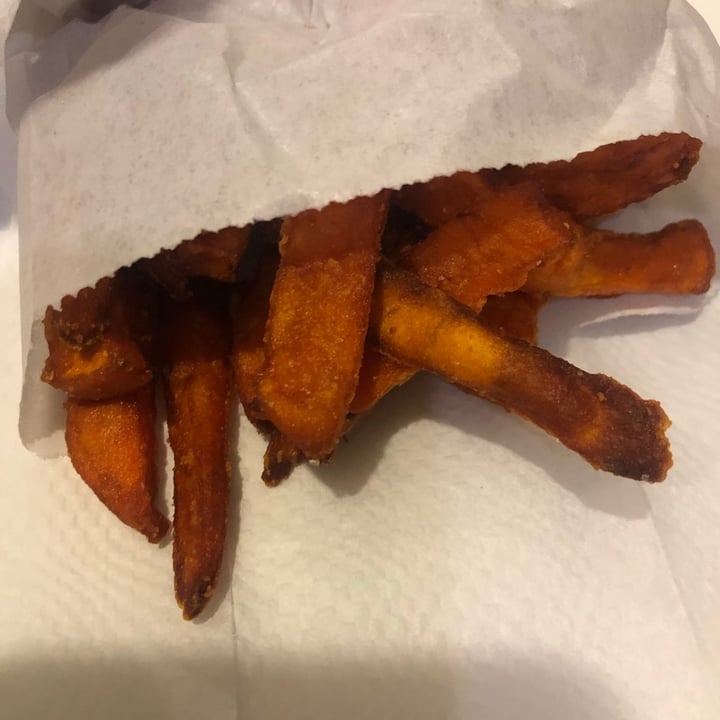 photo of Veg & Go Plant Based Fast Food Sweet Potato fries shared by @mmaisto on  15 Aug 2021 - review