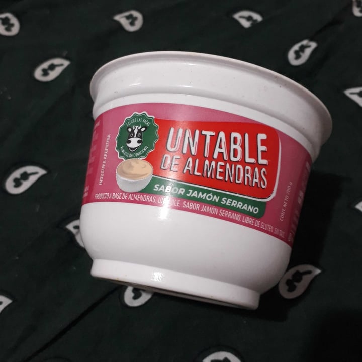 review photo of Felices Las Vacas Queso Untable de Almendras sabor Jamón Serrano shared by @bautistavegano on 18 Mar 2022 - review