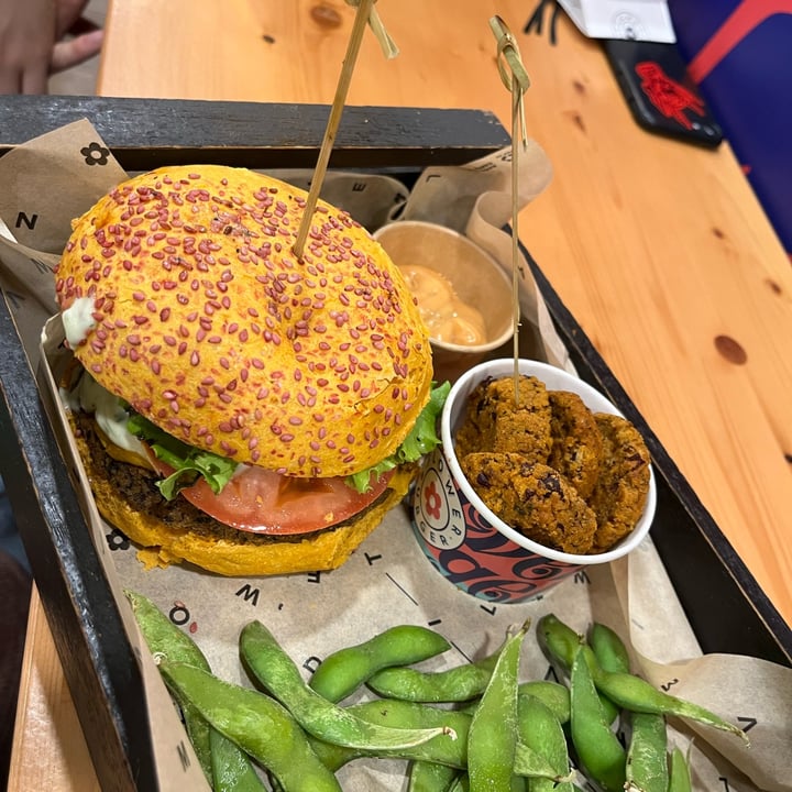 photo of Flower Burger hercules burger shared by @giuliettaveg on  28 Sep 2022 - review