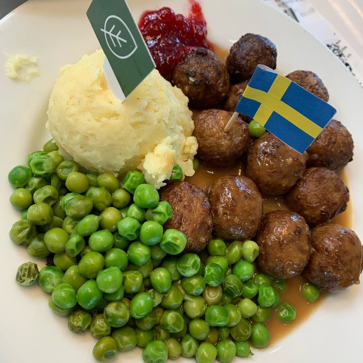 photo of Restaurante IKEA Valencia albondigas de proteina vegetal shared by @pablopsicoveggy on  10 Aug 2022 - review