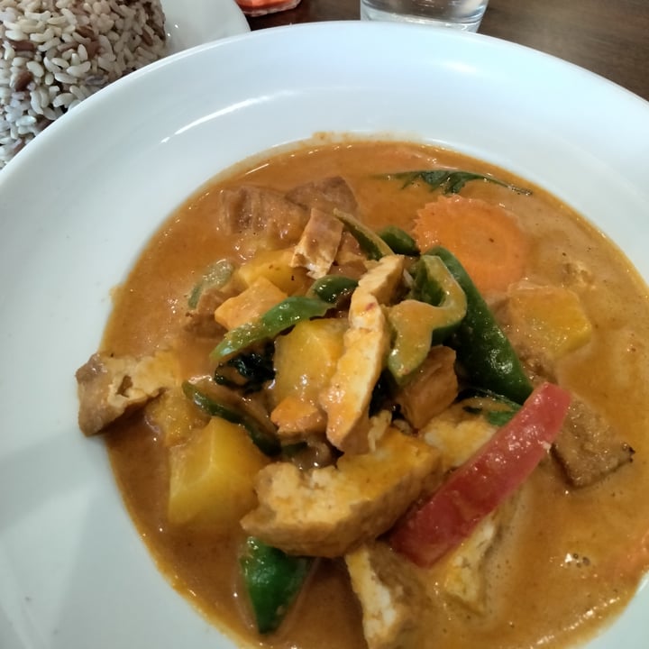 photo of Sunny Thai Pineapple Curry with Tofu shared by @cobbeys on  27 Mar 2022 - review