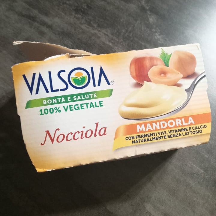 photo of Valsoia Yogurt alla nocciola shared by @labohemienne on  11 Oct 2022 - review
