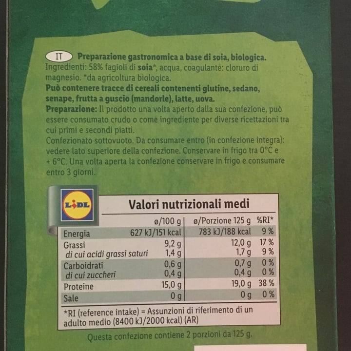 photo of Vemondo Tofu Bio al naturale shared by @zoeciep on  06 Apr 2022 - review