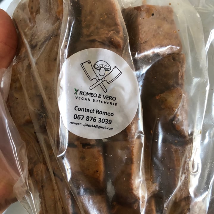 photo of Romeo & Vero Vegan Butcherie Beef kebabs shared by @phoebekon2 on  19 Jul 2020 - review