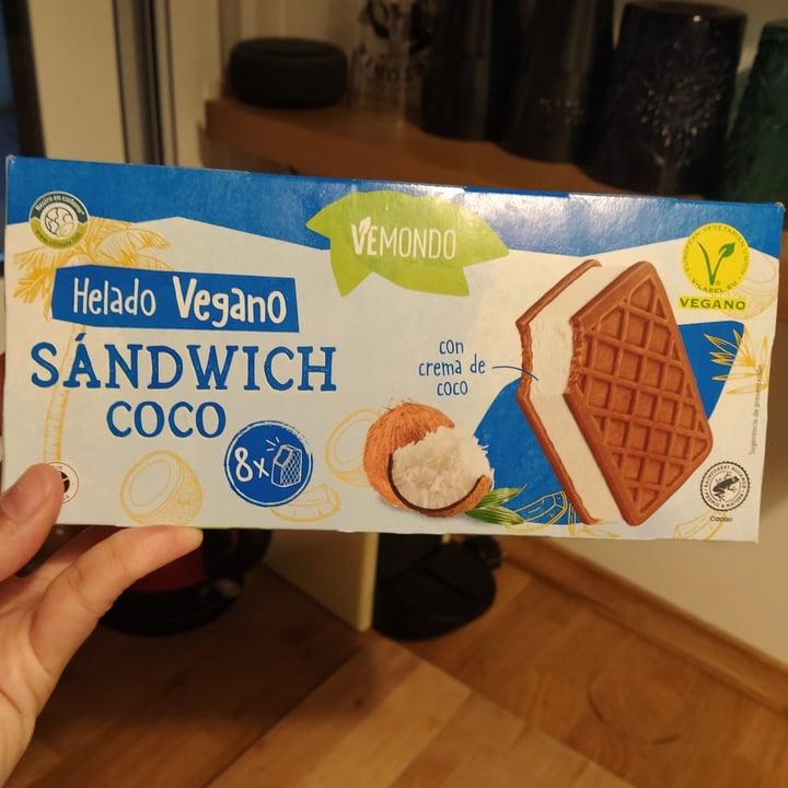 photo of Vemondo  Vemondo Ice Coconut Sandwich shared by @marinasnchez on  07 Aug 2022 - review