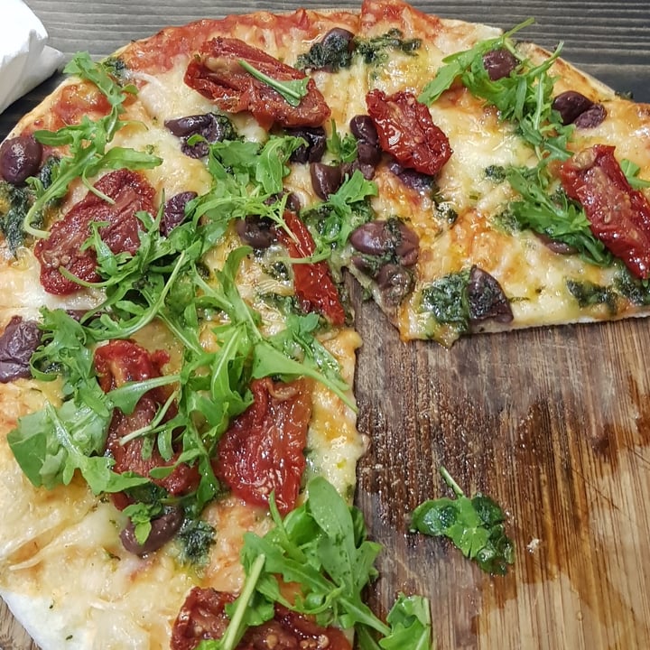 photo of Panarottis Somerset West Mall Vegan pizza with veggies shared by @beehayes on  05 Feb 2022 - review