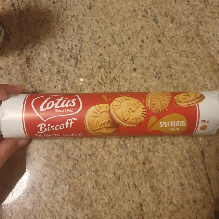 photo of Lotus Biscoff Speculoos Sandwich Cookie shared by @natachadesmet on  29 Nov 2021 - review