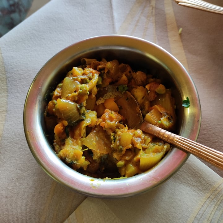 review photo of King Of India Ristorante Indiano Veg Jalfrizi shared by @vegbignosegal on 03 Dec 2022 - review