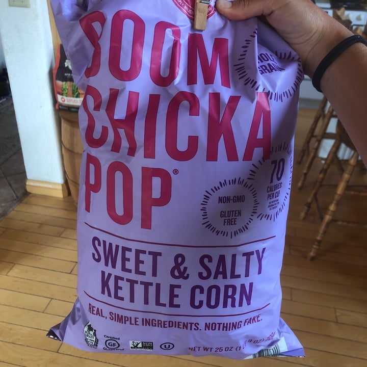 review photo of Angie's BOOMCHICKAPOP Sweet & Salty Kettle Corn shared by @chloebieraugel on 21 Jul 2021 - review