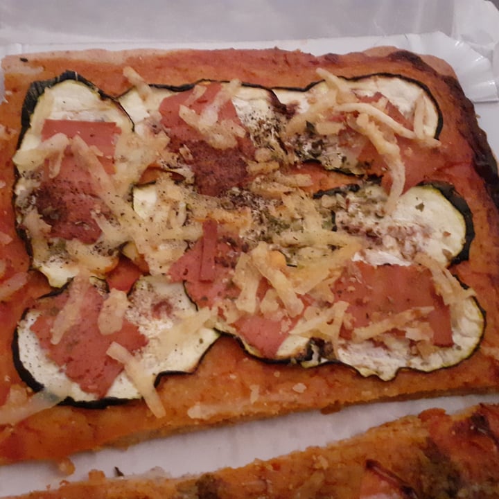photo of Alice in Wonderpie Pizza De Bacon Y Calabacín shared by @-iria- on  06 Jul 2021 - review