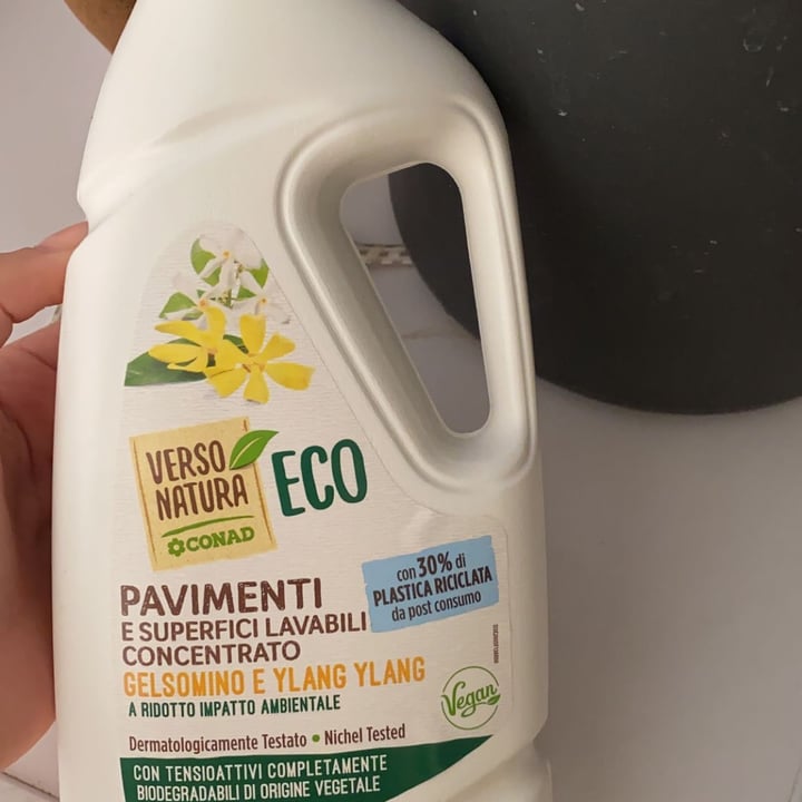 photo of Verso Natura Eco Conad Detersivo pavimenti Gelsomino e Ylang Ylang shared by @mno on  30 Mar 2022 - review