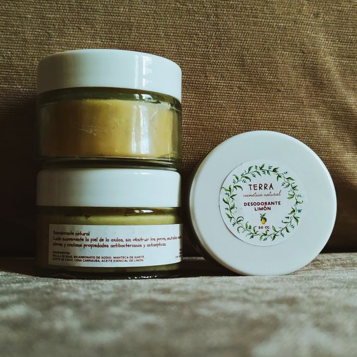 review photo of Terra Cosmética Natural Desodorante de Limón shared by @alexisedsoto on 12 Apr 2021 - review