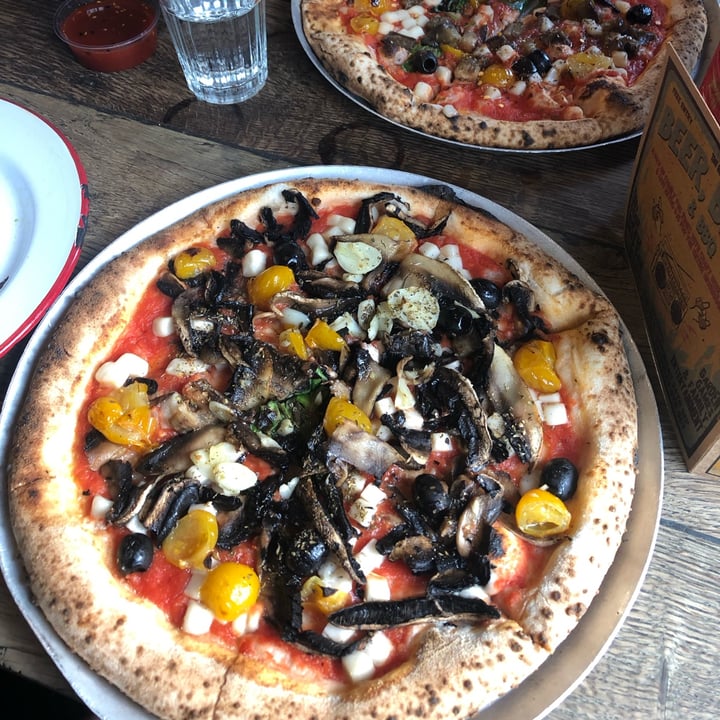 photo of The Rickety Press Simply Red pizza shared by @mayajones on  26 Oct 2022 - review