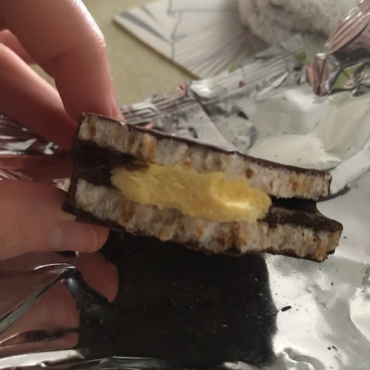 photo of Successo Alfajor De Arroz Con Mousse De Banana shared by @hipernova on  28 Oct 2021 - review