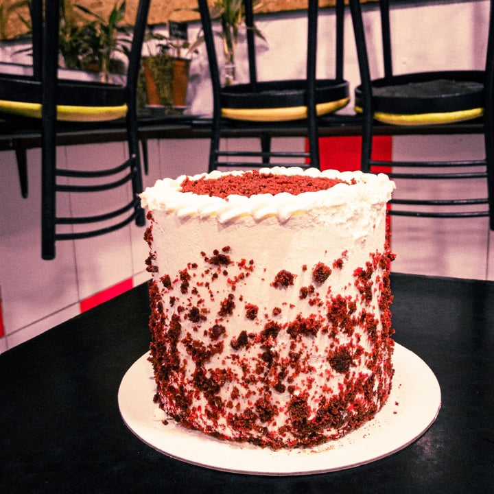 photo of Mr. Food - Breña Torta Red Velvet shared by @anselvegan on  16 Jan 2022 - review